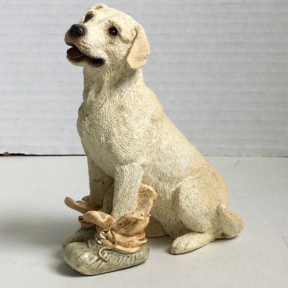 Stone Critters SC-983 Lab Hunting Time Yellow Lab Boots Resin Figurine - Picture 2 of 11